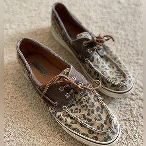 Sperry Women’s 9 Leopard boat shoes